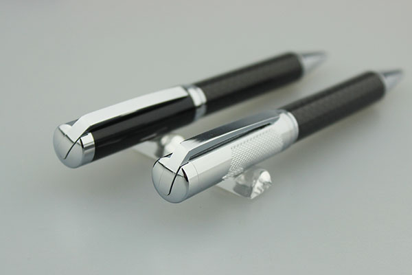 New Arrival Luxury Gift Pen Twist Carbon Fiber Ball Pen on Sell