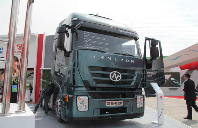 Iveco Genlyon 6x4 Cursor Engine Tractor Head