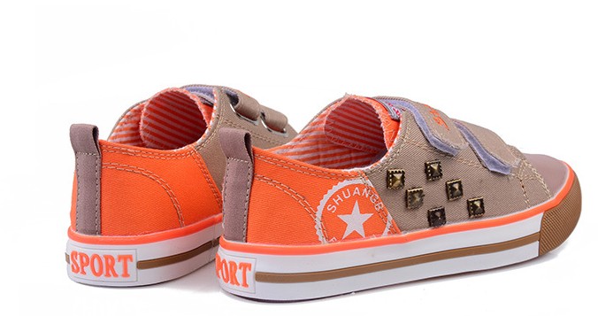 2014 Fashion Kid Canvas Shoes with Riveting (BF-BL06)