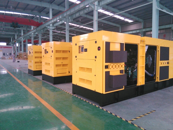 375kVA/300kw Cummins Soundproof Generator with Ce Approved (GDC375*S)