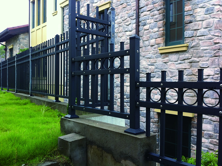 Decorative Metal Garden Fencing with 15 Years Rust Resistance