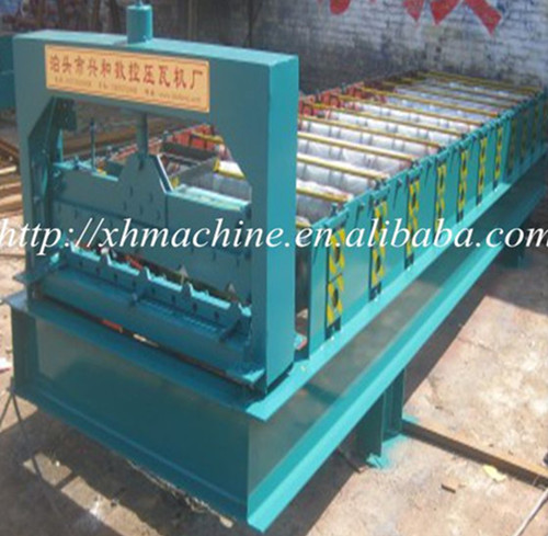 China Galvanized Metal Roof Roll Forming Machine (XH860)