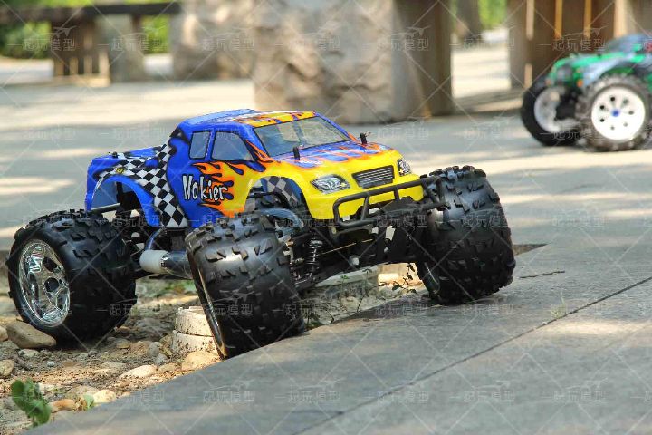 1: 8 Scale 2.4G 4WD Gas RC Car with 12cxp