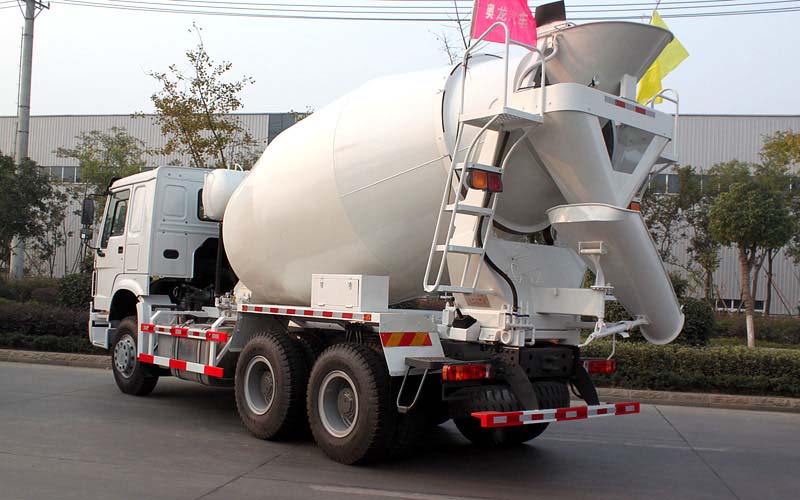 Sinotruck HOWO 9m3 Concrete Mixer Truck