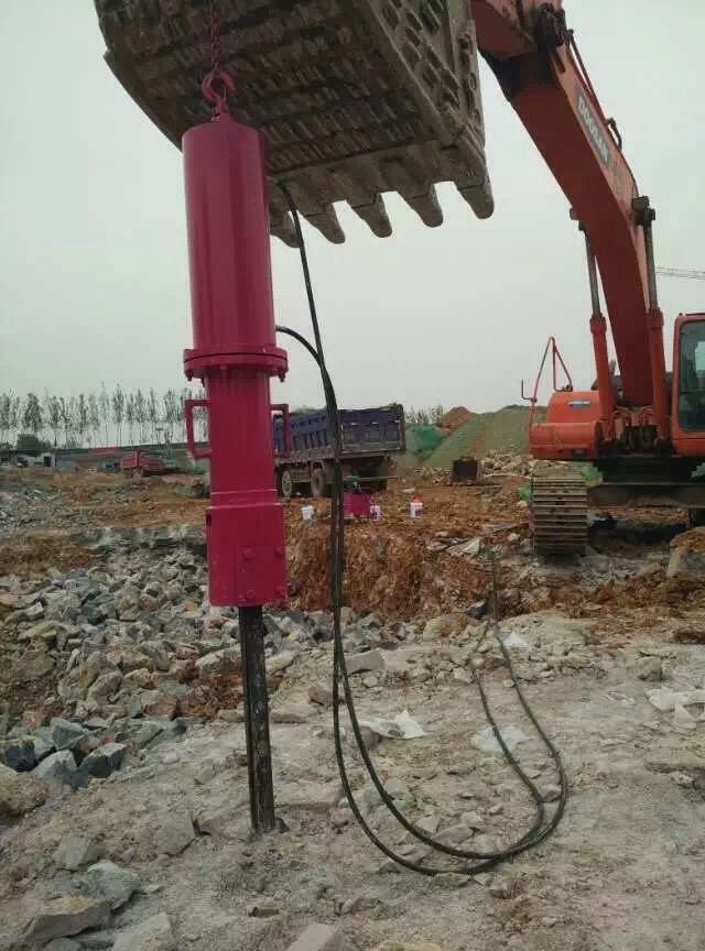 Excavator Hydraulic Rock Splitter