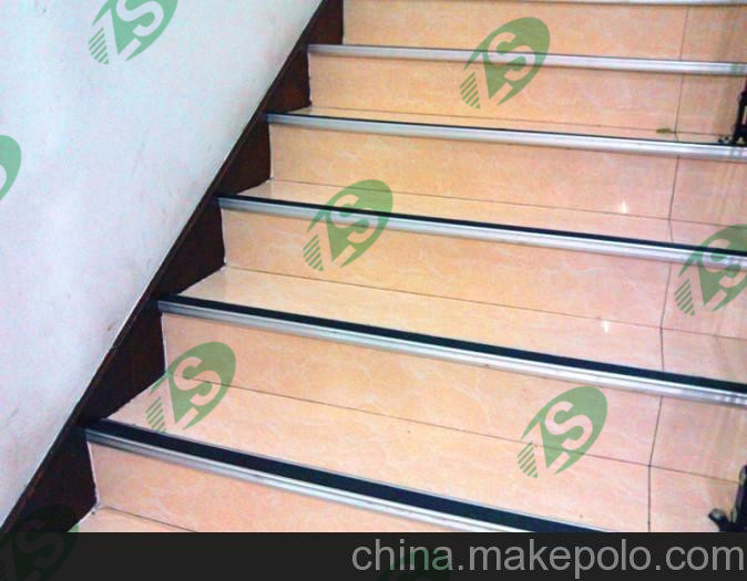 Aluminum Stair Nosing with Rubber Strip