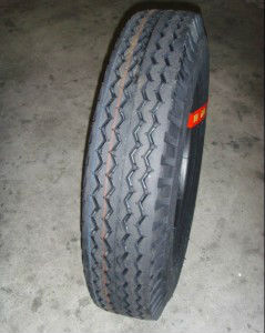 Chinese Factory High Quality Light Truck Tyre 750-16