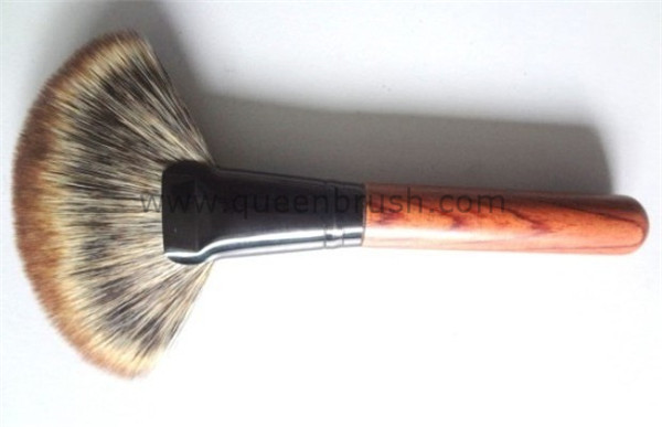 Three-Color Hair Brush Professional Foundation Fan Brush