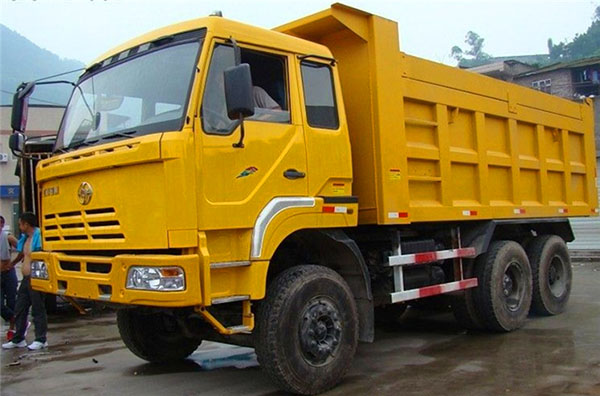 Hongyan 6*4 Heavy Duty Tipper Trucks Made in China