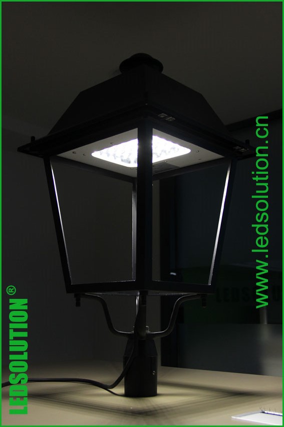 Traditional Style Outdoor Square Park Lighting LED Lamp