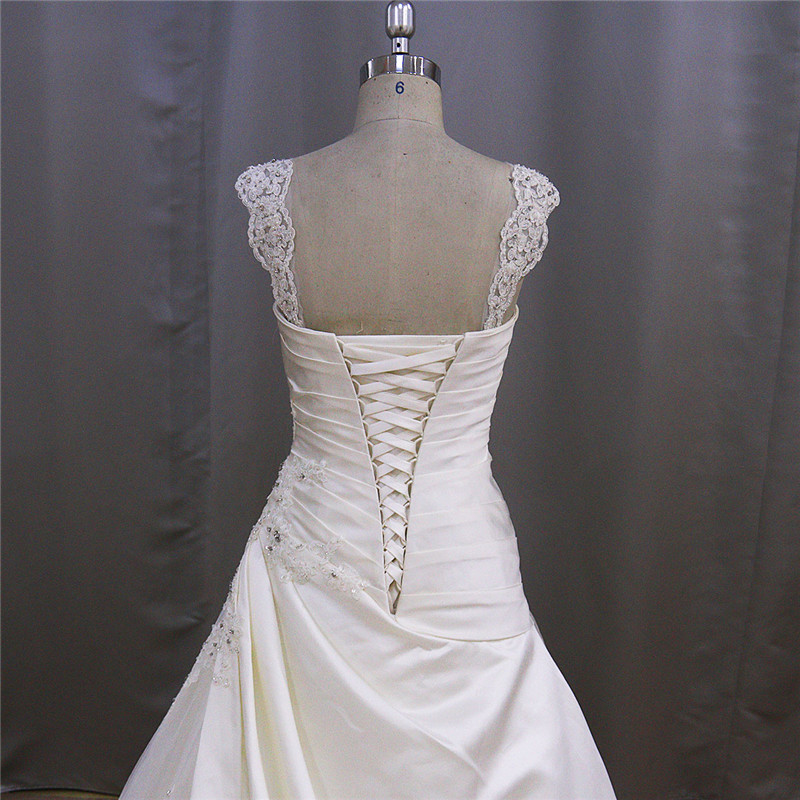 Good Quality Ivory Satin Applique Bridal Dress