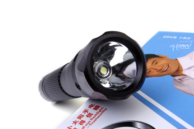 LED Bulb LED Flashlight with Ce, RoHS, MSDS, ISO, SGS