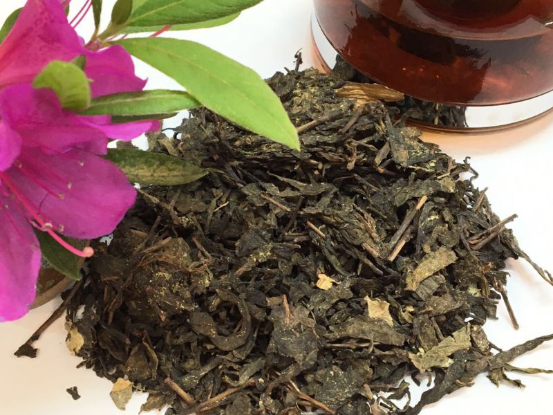 Weight Lose Dark Tea with Lotus Leaves and Other Health Chinese Herbs