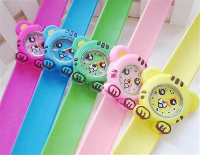 Yxl-353 New Style Children Cartoon Slap Strap Watch Mickey Minnie Animal Quartz Kids Watches