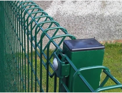 2015 Factory Cheap PVC Spraying Roll Top Fence