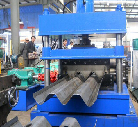 Hot Dipped Galvanized W Beam Guardrail Roll Forming Machine for 2015