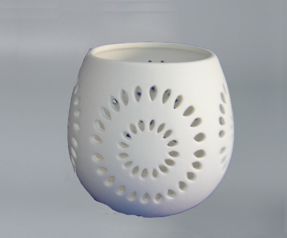 Modern Ceramic Hollowed out Candle Holder with Foot for Decoration