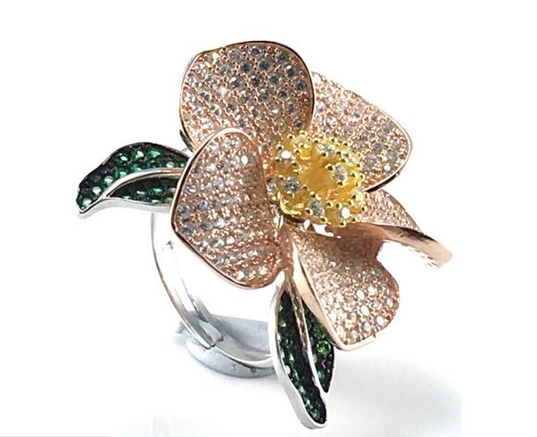 Fashion Jewelry Ring in Gold Elegant Flower Pattern 925 Sterling Silver Silver Wedding Ring (R10500)