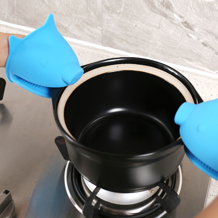 Promotional Kitchen Tool Pig Shape Non-Sllip Heat-Resistant Silicone Gloves