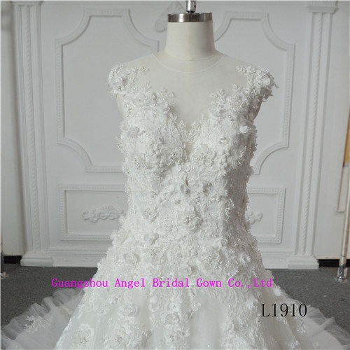 Elegant Beauty Sleeveless Bridal Dress