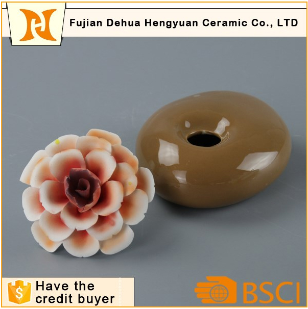 Aroma Stone Jar Ceramic Perfume Bottle with Flower Cap