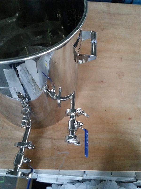 Stainless Steel Brew Kettle with Coil and Level Gauge