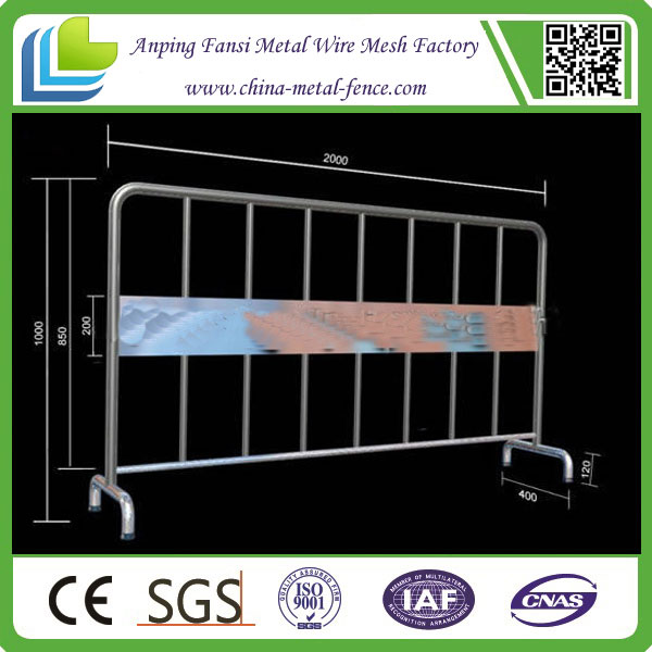 Road Safety Galvanized Steel Mobile Barrier with Wheels