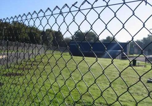 Chain  Link  Fence  Manufacture 