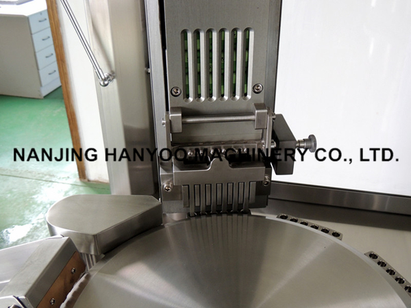 Automatic Pharmaceutical Herbal Capsule Filling Machinery
