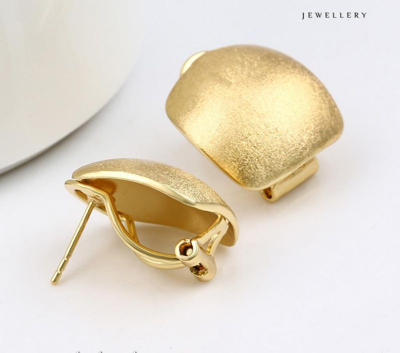 91994 Fashion Simple Gold-Plated Jewelry Earring Studs in Metal Alloy