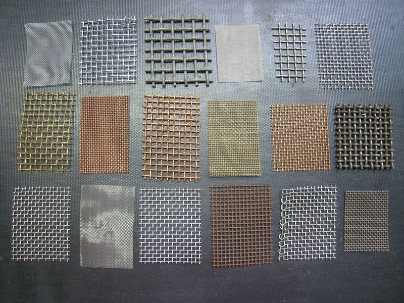 China manufacturer Galvanized welded wire mesh panel or roll, PVC coated Welded Wire