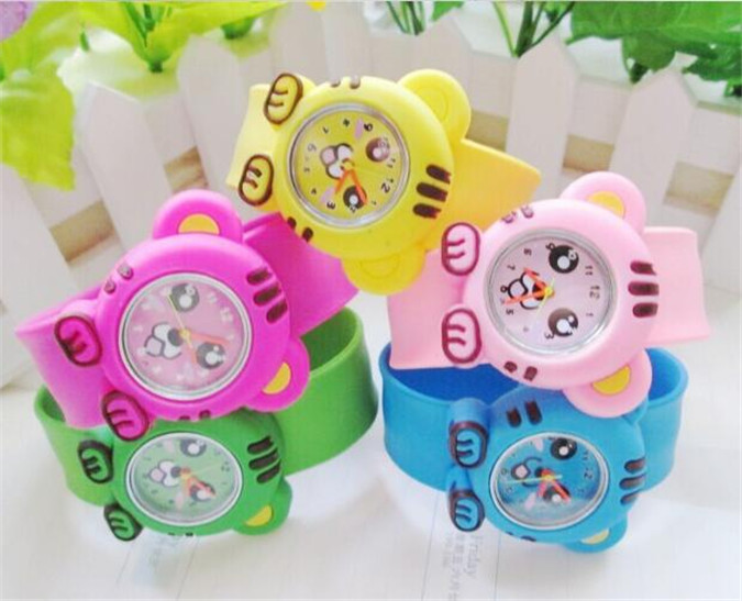 Yxl-353 New Style Children Cartoon Slap Strap Watch Mickey Minnie Animal Quartz Kids Watches