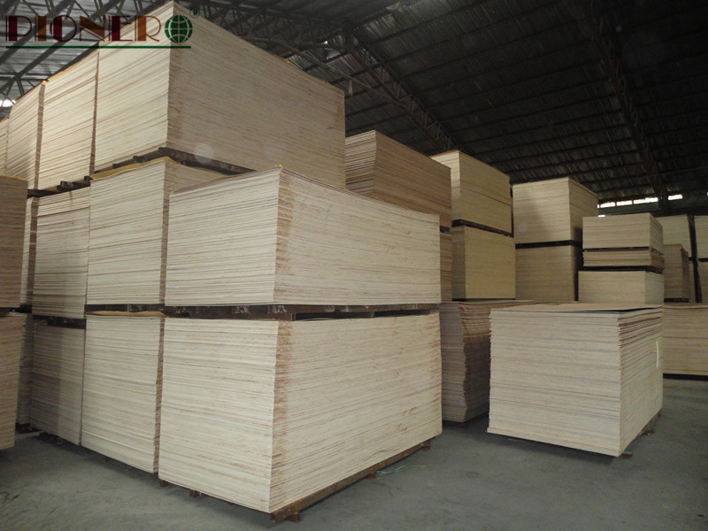 18mm Hardwood Face Combi Core Commercial Plywood