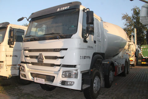 Sinotruck HOWO 9m3 Concrete Mixer Truck