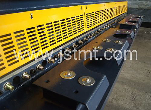 Hydraulic CNC Guillotine Shearing Machine (QC12Y-12X3200) (QC12Y-10X2500 E10)