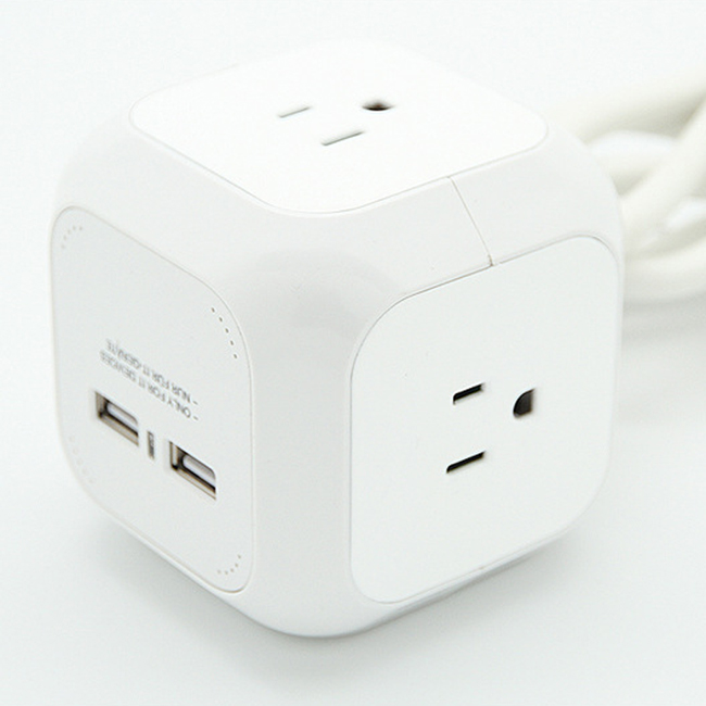 Fashion Safety Extended Wall Socket with Us Plug 4 Outlets Dual USB Ports Adapter