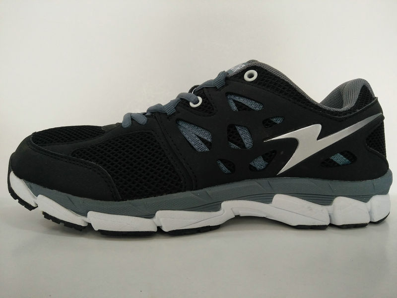 Latest Design Black Mesh Breathable Gym Shoes for Men