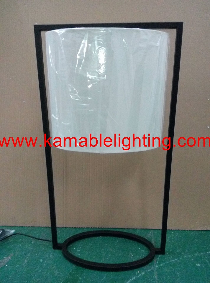 Hot Sale Modern Hotel Room Metal Table Lamp (KAM112311)