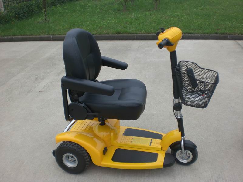 CE Certification and Electric Motor Type Single Seat Electric Mobility Scooter (DL24250-1)