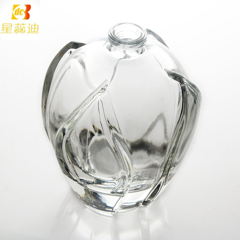 Fashion Design Distinctive Perfume Glass Bottle