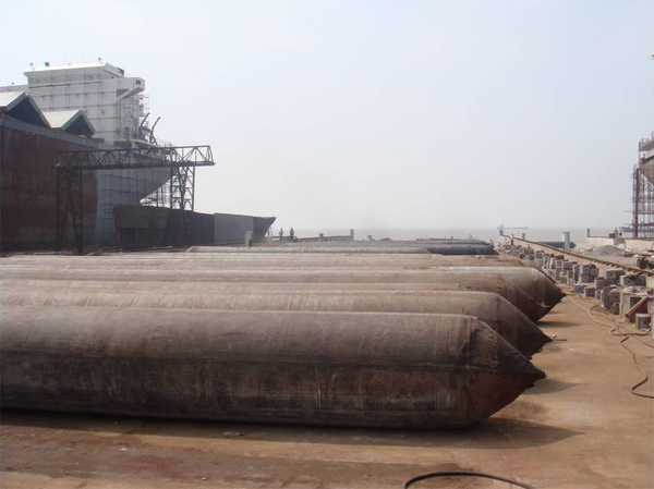 Rubber Airbags for Ship Lifting and Repair