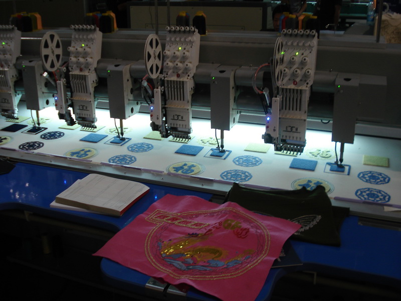 New Mixed Computerized Embroidery Machine Towel and Sequin (611)