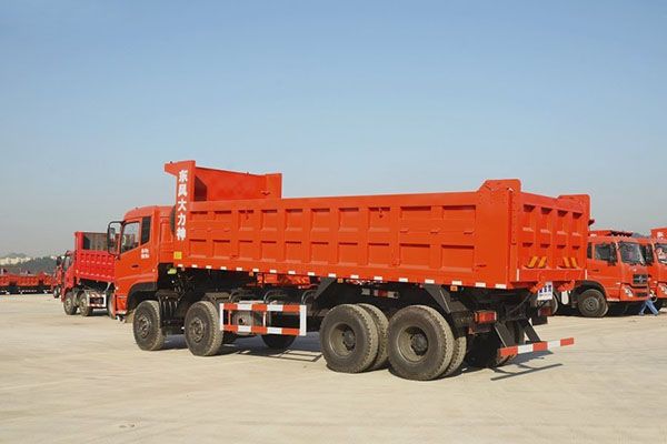 Dongfeng Dump Truck with Cummins Engine