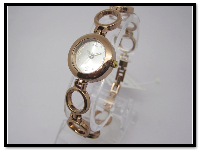 Specially Designed Luxury Bracelet Watches Rhinestone Strap Bracelet Watch Woman Favorite
