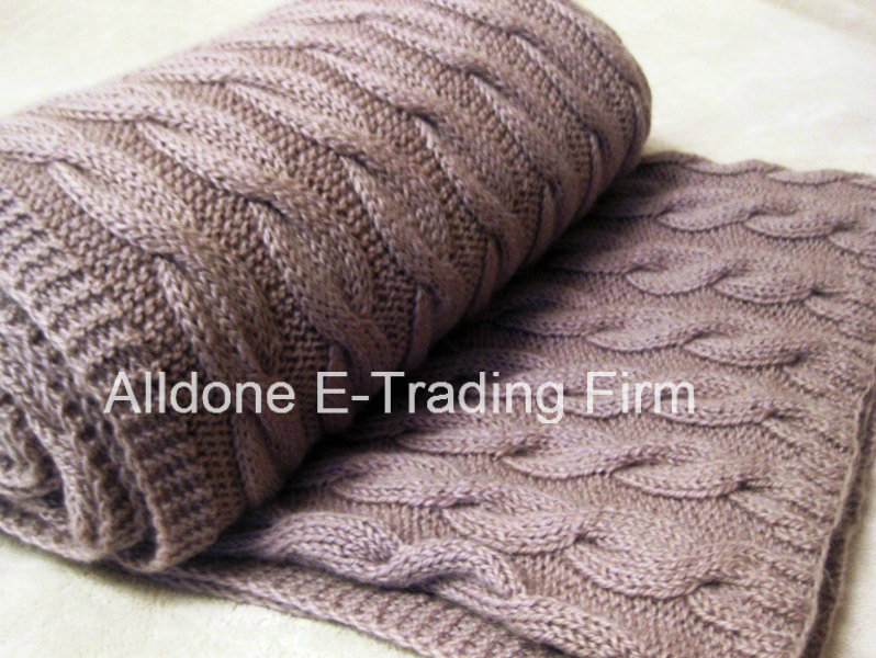 New Design Comfortable Cable Hand Knitted Blankets