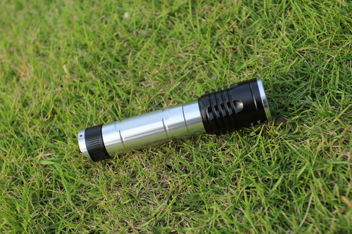 Telescopic Focusing Zoom CREE R826 Flashlight