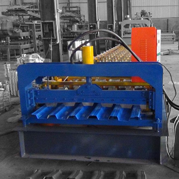 Chinese Manufactured 1000 Roll Forming Machine Type