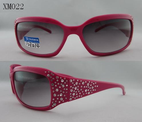 Fashionable Plastic Sunglasses P23214