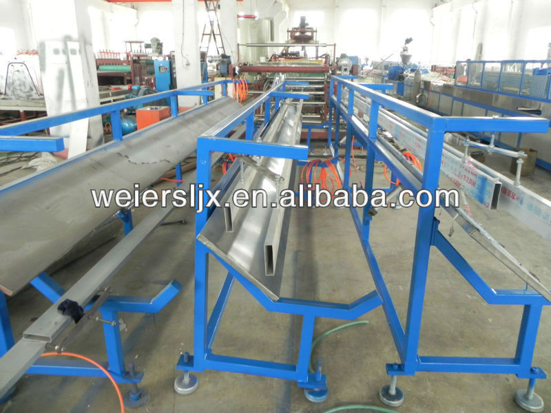 Full Automatic PVC/PP/PE Wood Plastic Profile Production Line