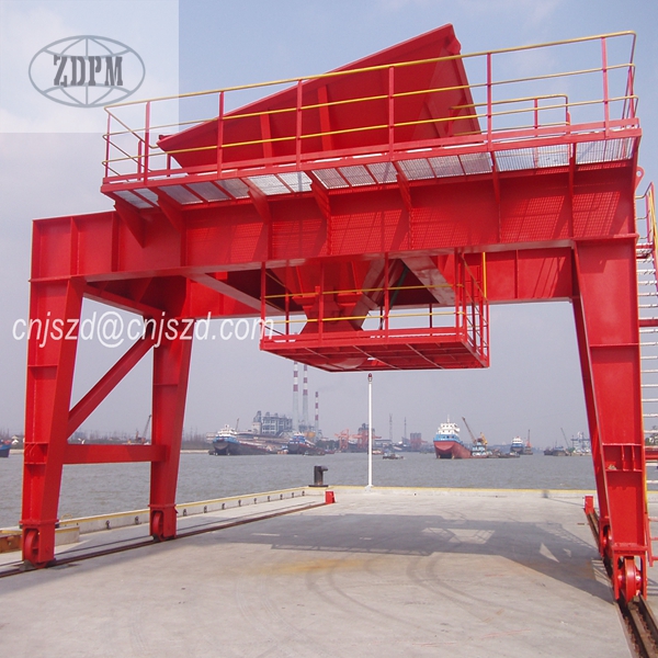 Mobile Rail Mounted Dust Proof Hopper